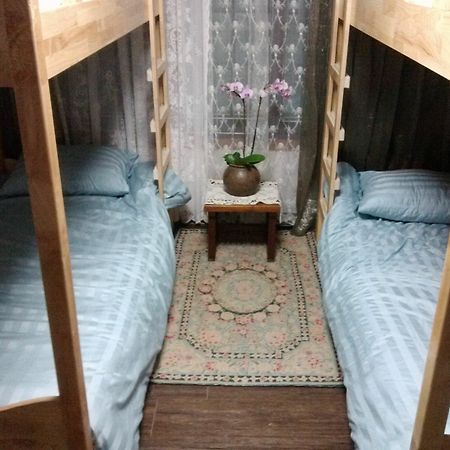 K Star Road Guesthouse - Hostel Сеул Экстерьер фото