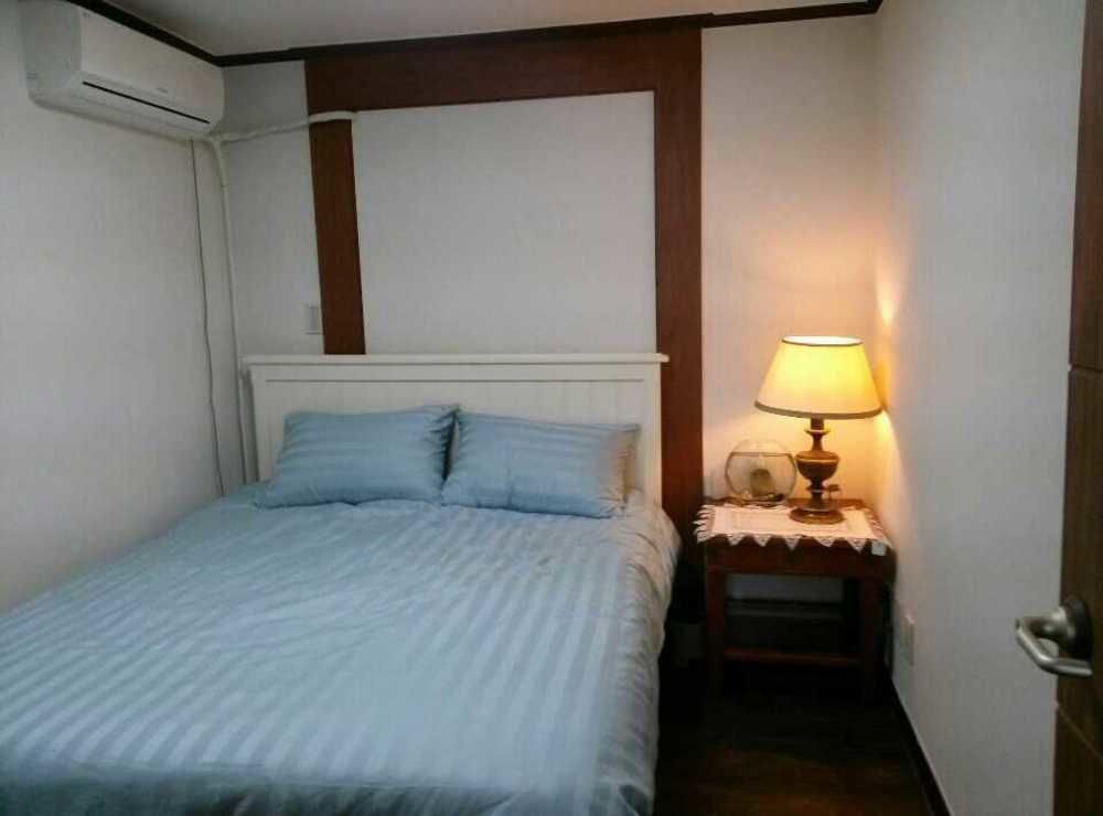 K Star Road Guesthouse - Hostel Сеул Экстерьер фото
