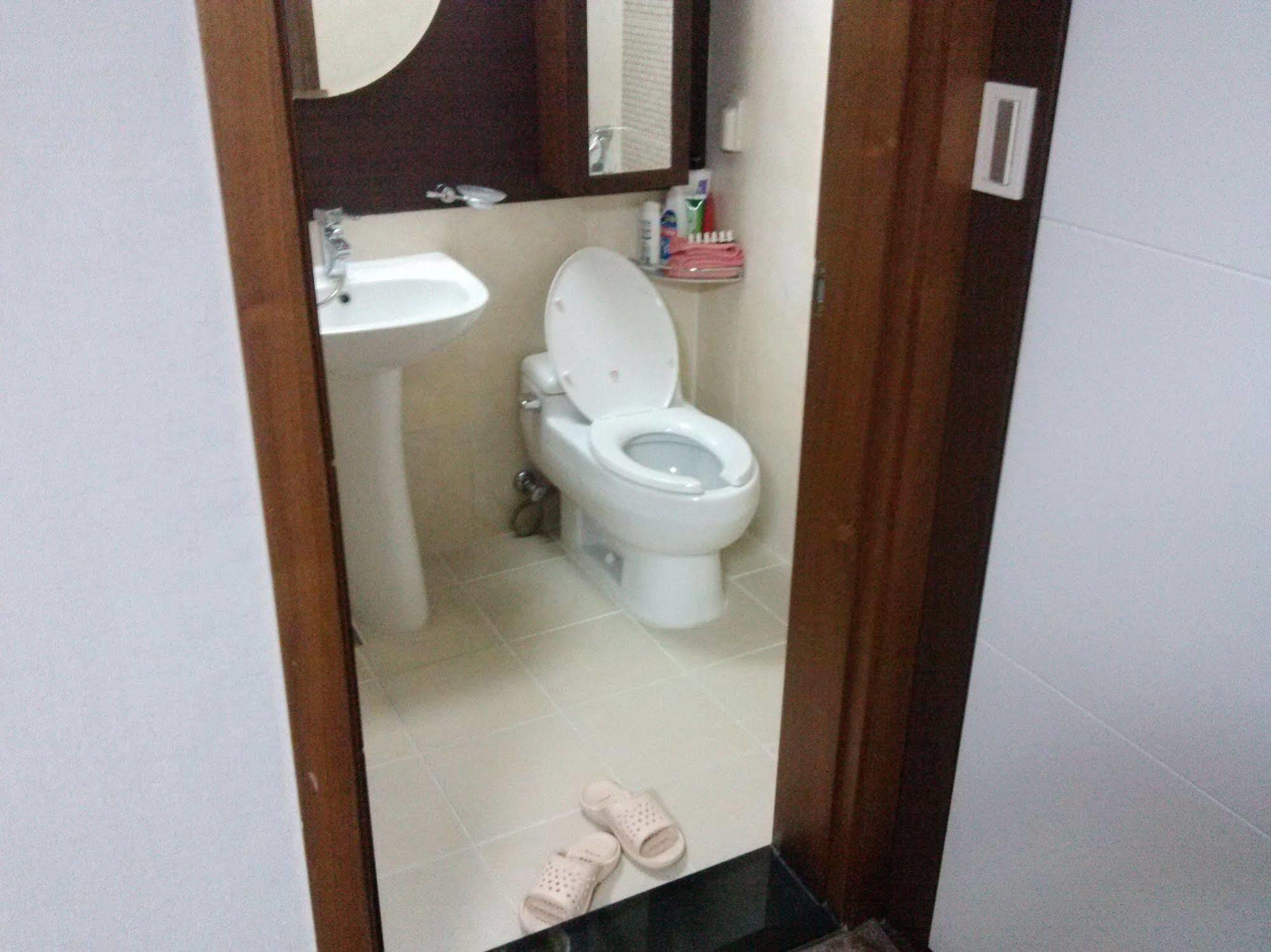 K Star Road Guesthouse - Hostel Сеул Экстерьер фото